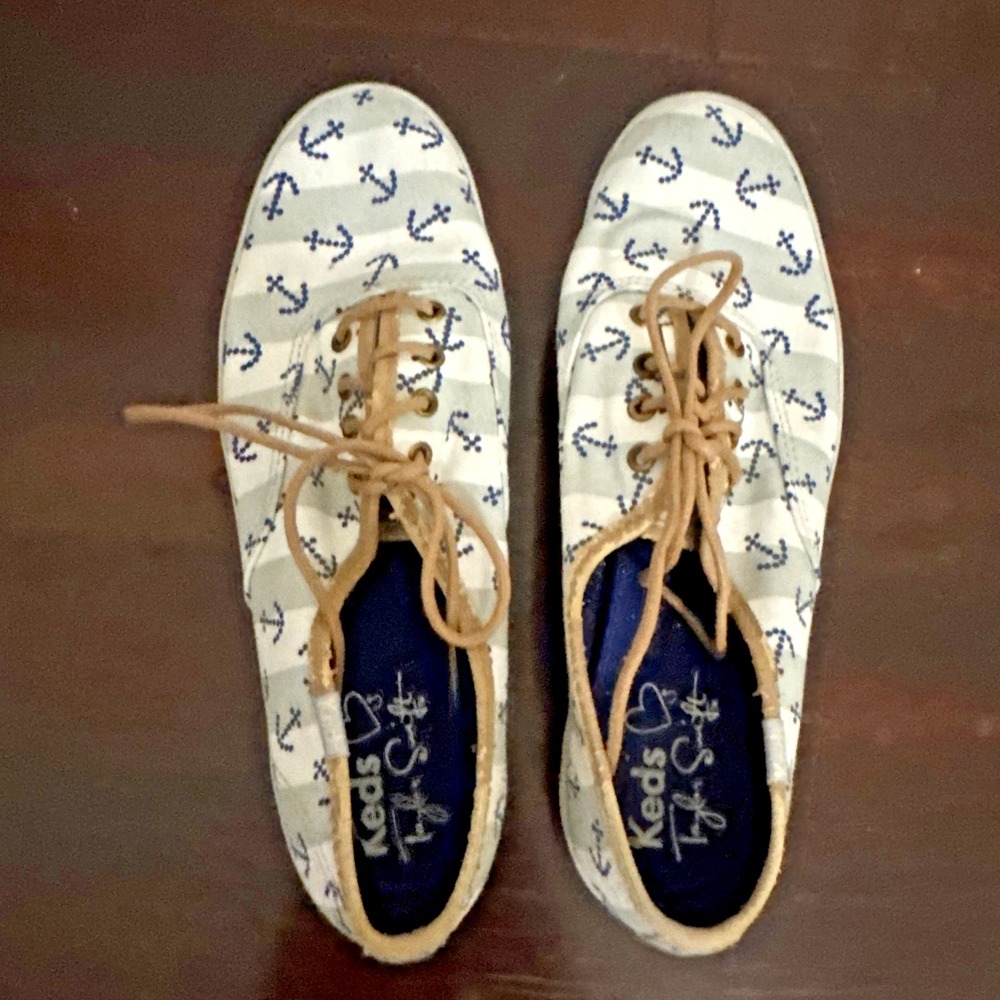 Taylor Swift Anchor Keds Size 6. Very cute but with Some Damage